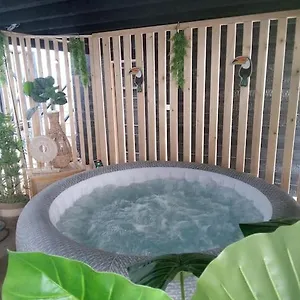 Petite Atypique Chez Sam Est Gael Appartement